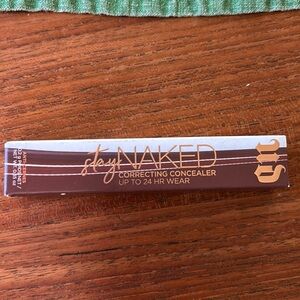 UD Stay Naked Correcting Concealer 90WR Ultra Deep Warm Red
